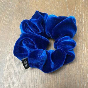Dew Edit scrunchie